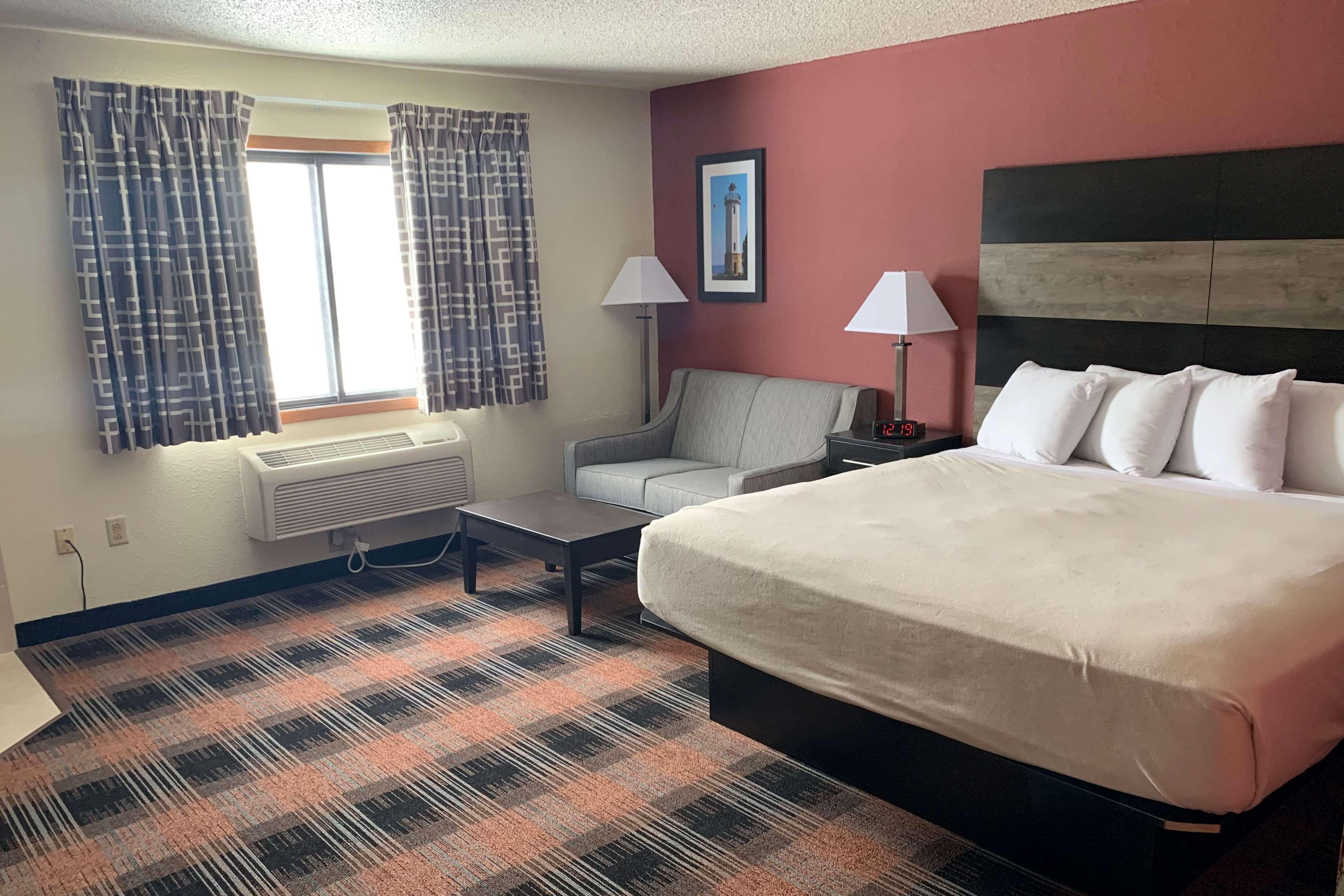 Baymont By Wyndham Waupun Hotel Exterior photo