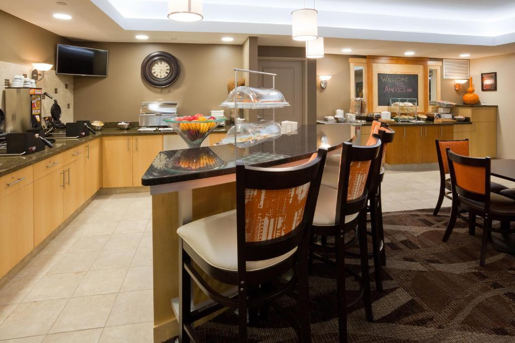 Baymont By Wyndham Waupun Hotel Exterior photo