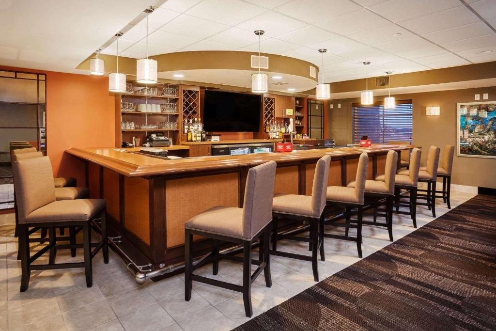 Baymont By Wyndham Waupun Hotel Exterior photo